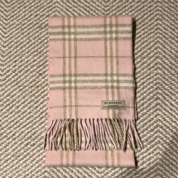 Authentic Burberry Pink Nova Check Cashmere Scarf in Candy Nova Plaid - Picture 2 of 6